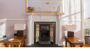 Unclassified image, 3 of 29, button - Beautiful Georgian Flat in Edinburgh - Sleeps 4 (Edinburgh)
