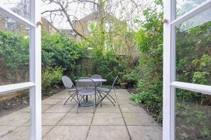 Courtyard - Beautiful Victorian House in the Heart of Dalston (London)