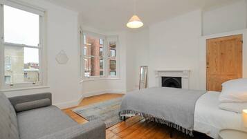 3 bedrooms, iron/ironing board, free WiFi