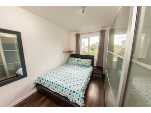 Apartment (1 Bedroom) | 1 bedroom, iron/ironing board, free WiFi, bed sheets - Bright and Spacious Flat Near Borough (London)