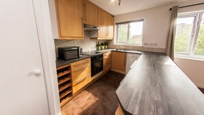 Apartment (1 Bedroom) | Private kitchen - Bright and Spacious Flat Near Borough (London)