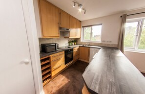 อพาร์ทเมนท์ (1 Bedroom) | ครัวส่วนตัว | ตู้เย็นขนาดใหญ่, เตาอบ, เตาประกอบอาหาร, เตาปิ้งขนมปัง