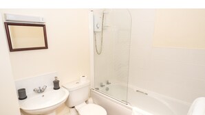 Unclassified image, 5 of 10, button - Bright & Modern, 1 Bedroom Apartment for up to 4 (York)