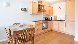 Unclassified image, 2 of 10, button - Bright & Modern, 1 Bedroom Apartment for up to 4 (York)