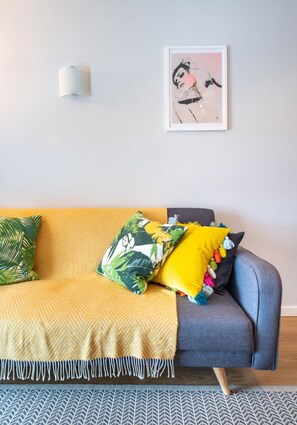 Apartment (1 Bedroom) | 1 bedroom, iron/ironing board, free WiFi, bed sheets - Bright & Modern, 1 Bedroom Apartment for up to 4 (York)