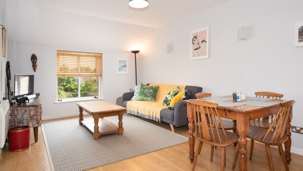 Unclassified image, 1 of 10, button - Bright & Modern, 1 Bedroom Apartment for up to 4 (York)
