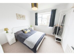 2 bedrooms, iron/ironing board, free WiFi