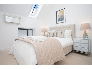 2 Schlafzimmer, Bügeleisen/Bügelbrett, kostenloses WLAN