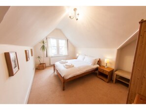 Apartment (2 Bedrooms) - Bright, Airy 2BR Ealing Broadway Flat for 4 (London)