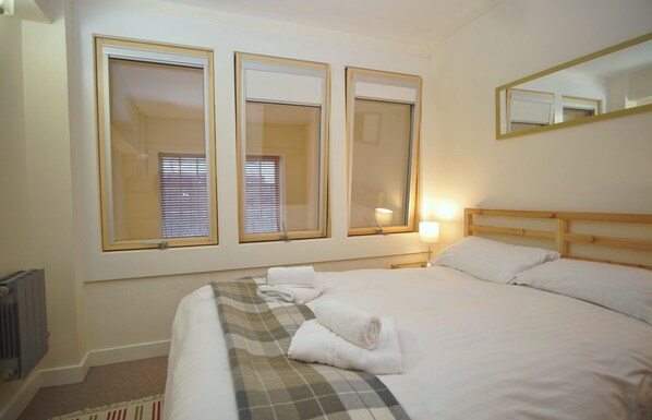 2 bedrooms, iron/ironing board, free WiFi