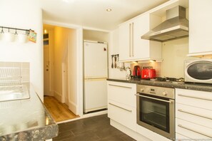 Apartment (1 Bedroom) | Private kitchen