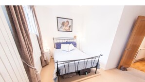 Unclassified image, 3 of 11, button - Bright and Spacious Apartment With Terrace (London)