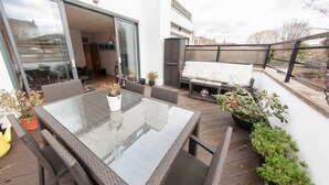 Unclassified image, 5 of 11, button - Bright and Spacious Apartment With Terrace (London)