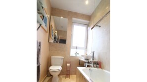 Unclassified image, 5 of 10, button - Charming, Spacious 1BR Flat for 4 in Edinburgh (Edinburgh)