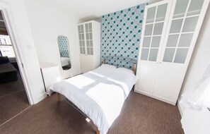 1 bedroom, iron/ironing board, free WiFi - Bright, Spacious 1BR Flat for 2 in Walham (London)