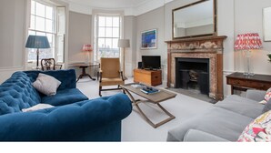 Appartement (3 Bedrooms) | Coin séjour