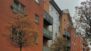 Front of property - Bright, Spacious 2BR Ancoats Apt for 4 W/balcony (Manchester)