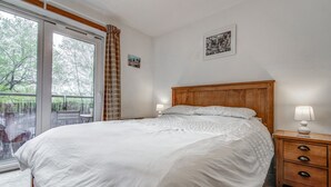 Room - Bright, Spacious 2BR Ancoats Apt for 4 W/balcony (Manchester)