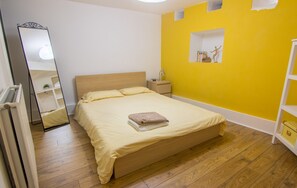 2 bedrooms, iron/ironing board, free WiFi - Charming Home in Bristol's Creative Area (Bristol)