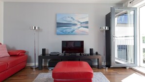 Apartment (2 Bedrooms) | Living area - Bright, Contemporary Edinburgh Flat With Parking! (Edinburgh)