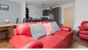 Apartment (2 Bedrooms) | Living area - Bright, Contemporary Edinburgh Flat With Parking! (Edinburgh)