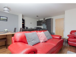 Apartment (2 Bedrooms) | Wohnbereich