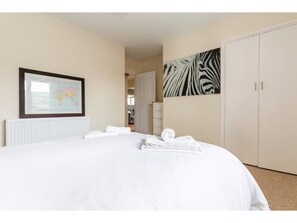 Apartment (2 Bedrooms) | Iron/ironing board, free WiFi, bed sheets