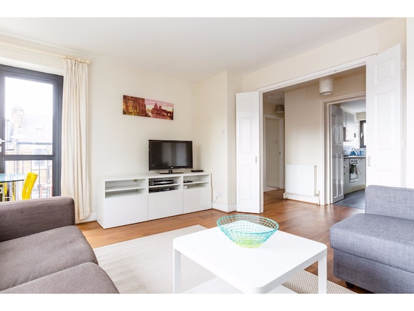 Apartment (2 Bedrooms) | Living area | DVD player