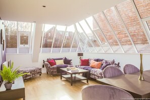 TV, DVD player - Beautiful, Bright 2BR Flat for 4 Central Brighton (Brighton)