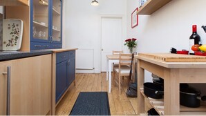 Unclassified image, 2 of 24, button - Charming 2-br Flat for 4 in Quiet Corstorphine (Edinburgh)