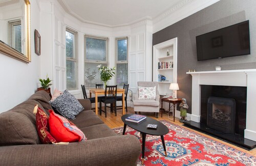 Charming 2-br Flat for 4 in Quiet Corstorphine
