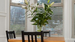 Unclassified image, 3 of 24, button - Charming 2-br Flat for 4 in Quiet Corstorphine (Edinburgh)