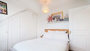 1 bedroom, WiFi (free) - Cozy & Homey Flat for 4 in Trendy Stoke Newington (London)