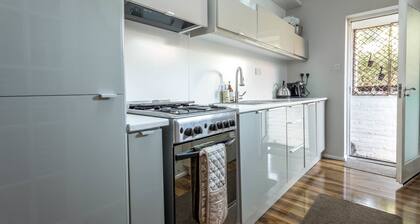 Cozy 2-bedroom House in Beautiful Cambridge