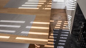 Room - Cozy 2-bedroom House in Beautiful Cambridge (Cambridge)