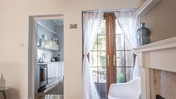 Room - Cozy 2-bedroom House in Beautiful Cambridge (Cambridge)