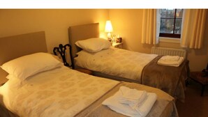 Apartment (2 Bedrooms) | 2 bedrooms, iron/ironing board, WiFi, bed sheets - Contemporary Apartment off Queensferry Road (Edinburgh)