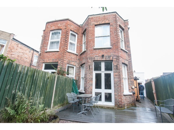 Apartment (2 Bedrooms) | Terrace/patio