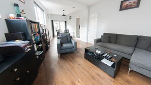 Lejlighed (2 Bedrooms) | Opholdsområde