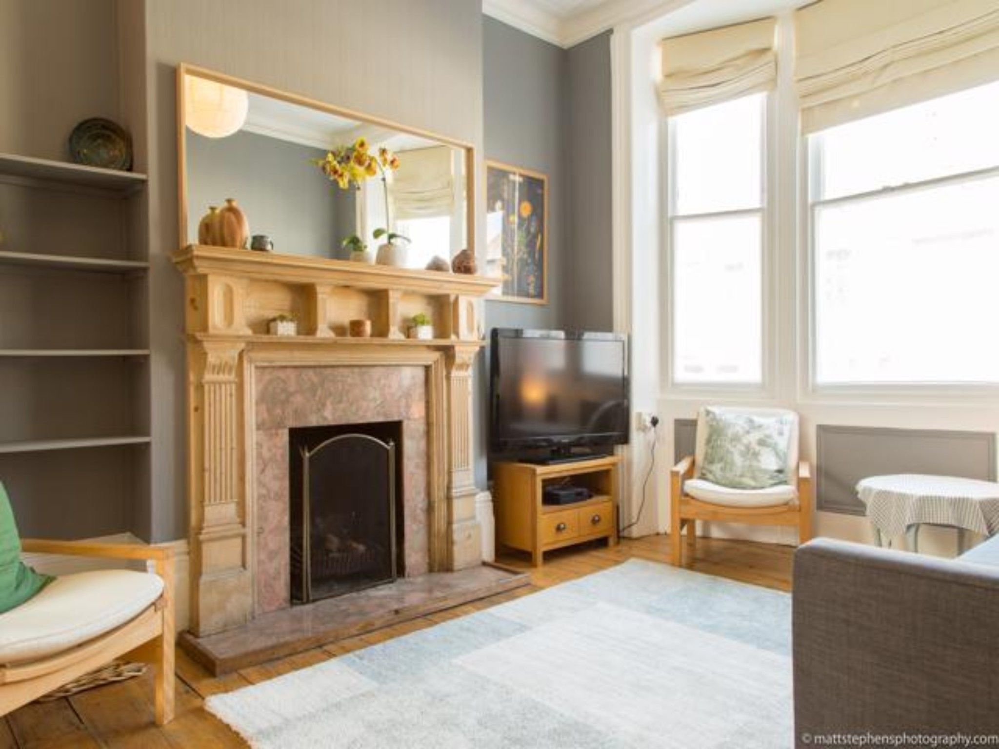 House (3 Bedrooms) | Living area | 40-inch TV with digital channels, fireplace