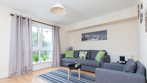 Apartment (2 Bedrooms) | Living area - Comfort + Convenience - Festival Base W/parking! (Edinburgh)