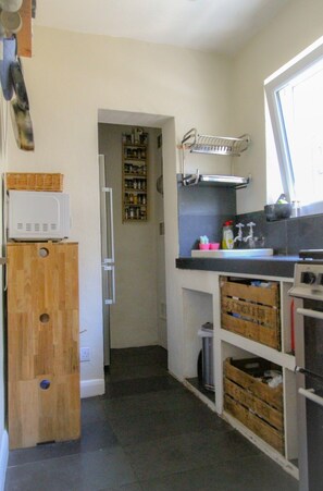 Leilighet (2 Bedrooms) | Eget kjøkken | Kjøleskap, ovn, kokeplater og vannkoker