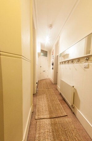 Hallway - Cosy, Modern Flat in Covent Garden (London)