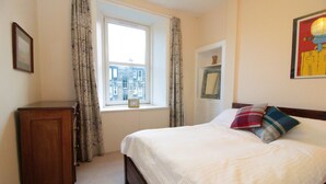 1 bedroom, iron/ironing board, WiFi (free)