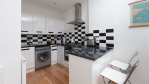 Private kitchen - Beautiful and Modern Edinburgh Flat (Edinburgh)