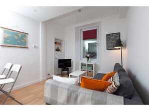 Living area - Beautiful and Modern Edinburgh Flat (Edinburgh)