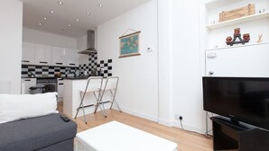 Living area - Beautiful and Modern Edinburgh Flat (Edinburgh)