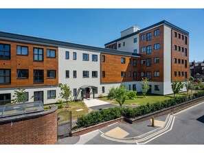 Front of property - Charming Flat for 2 Near York's Main Attractions (York)