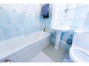 Baignoire, articles de toilette (gratuits)