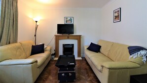 Living area - Charming 2BR Flat for 6 In Historic Old Town (Edinburgh)